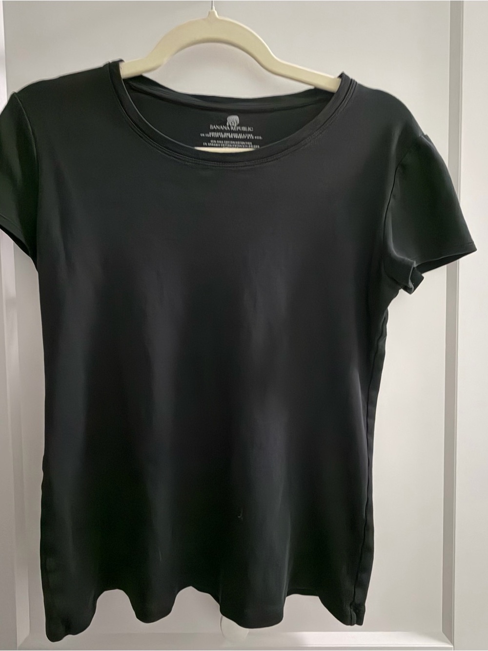 Banana Republic Black Short Sleeve Crewneck Tee
